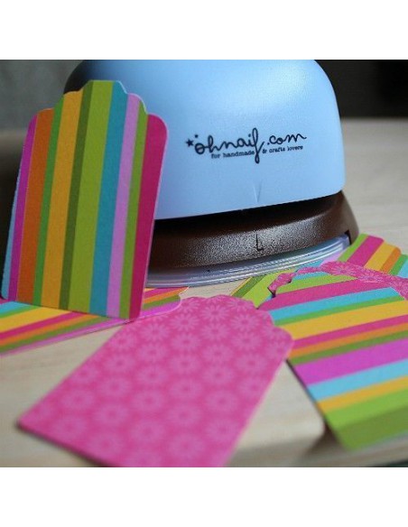 Troqueladora con forma de etiquetas