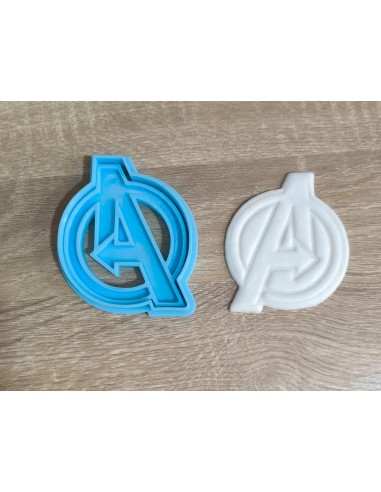 Cortador + marcador logo Avengers